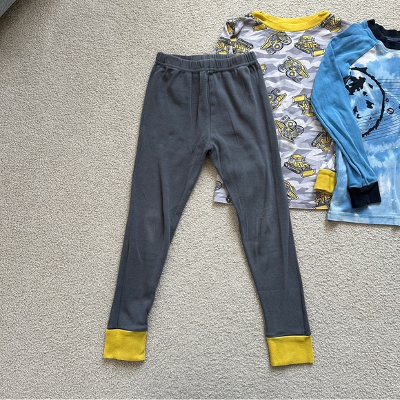 Bundle of 3 Sets of Kirkland Signature Boys Long Sleeve Pajamas (Size 6) - Picture 6 of 14